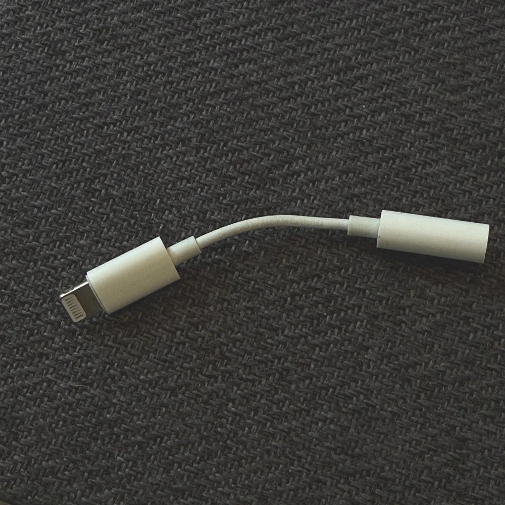 Apple Lightning to 3.5mm Headphone Jack Adapter OEM Genuine‎ White